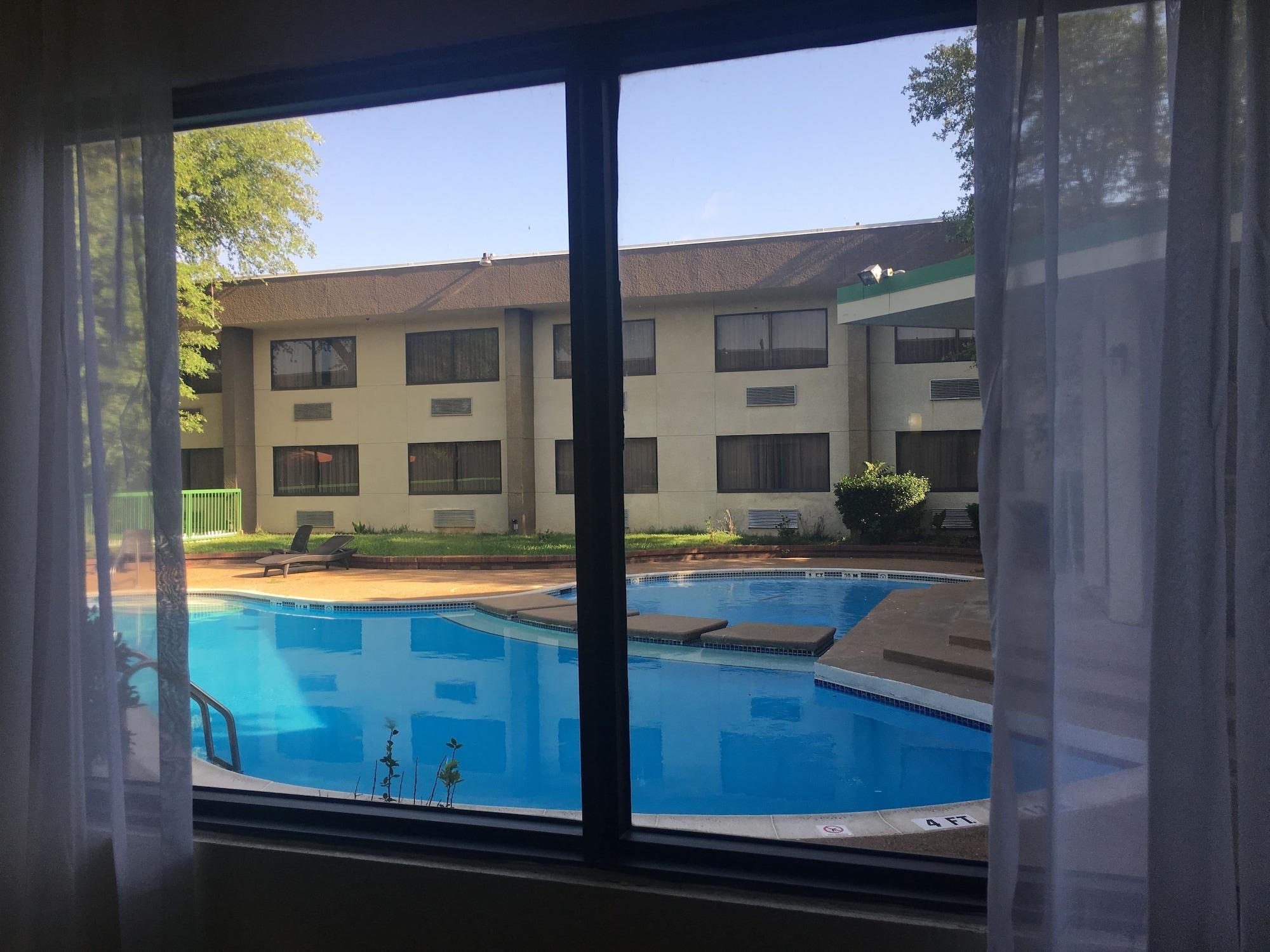 Days By Wyndham Motel