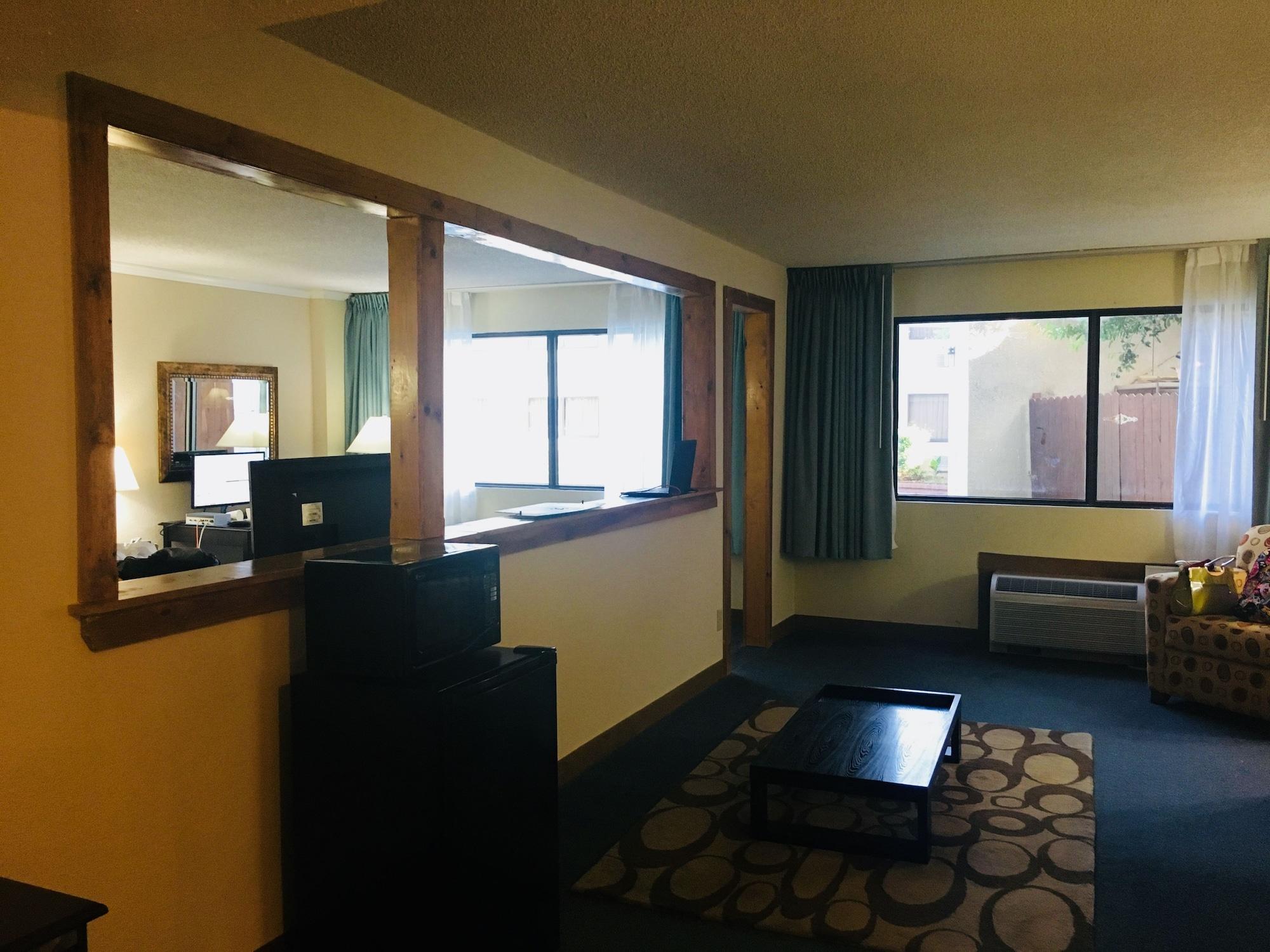 Motel Days By Wyndham Sherman