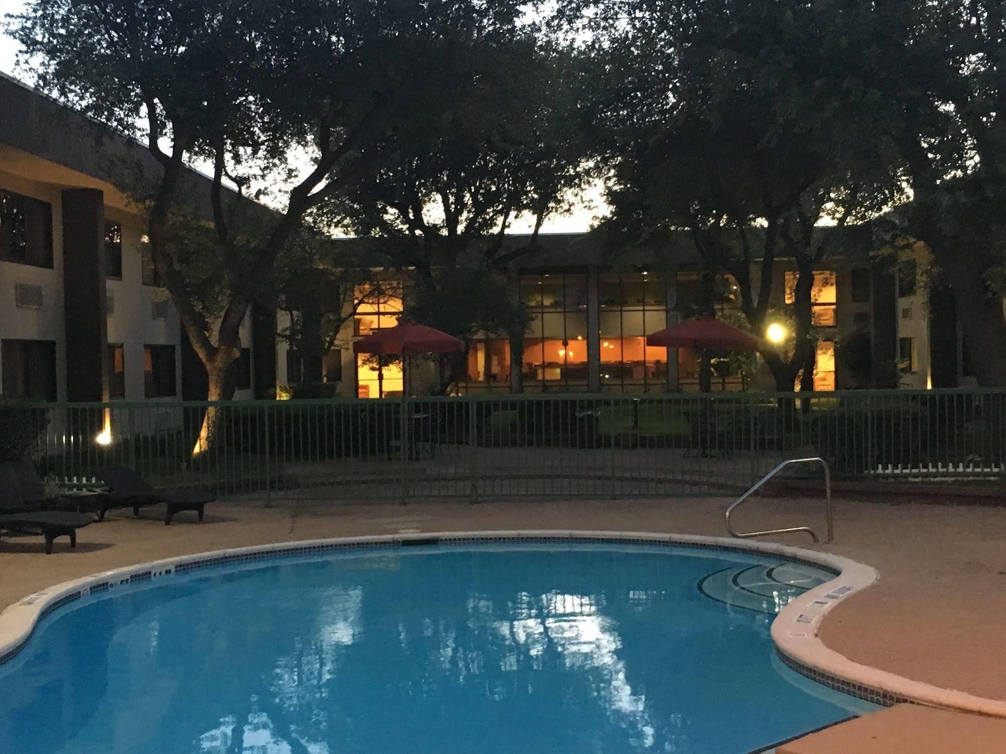 Days By Wyndham Motel