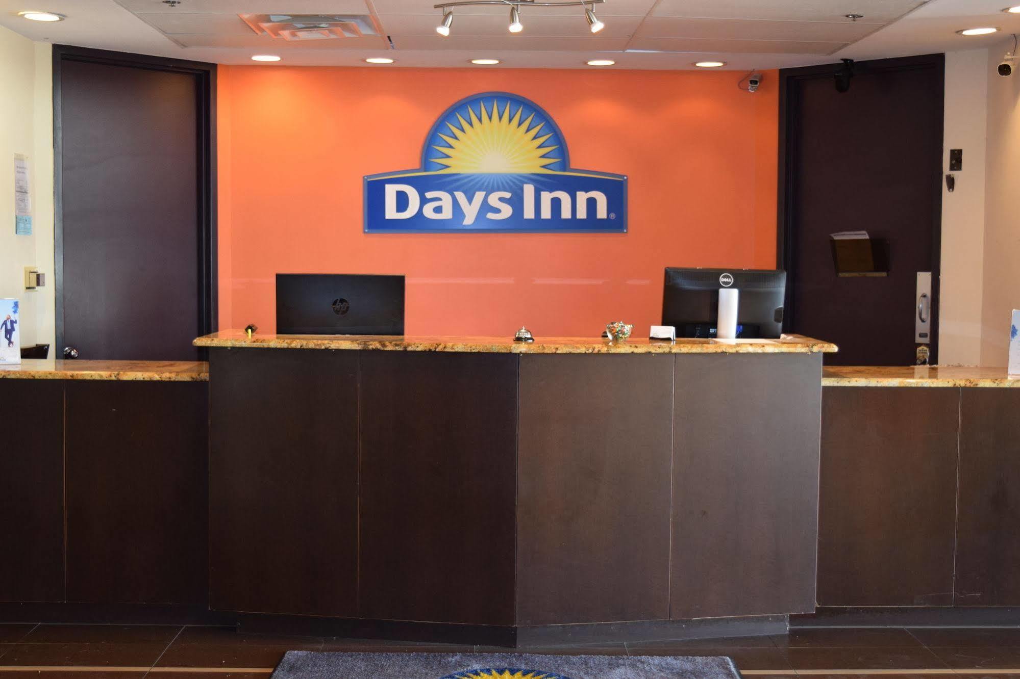 Days By Wyndham Sherman